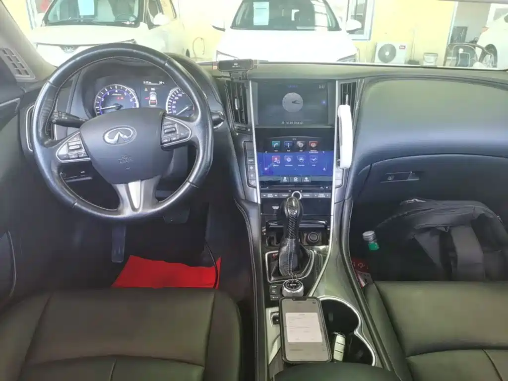 Infiniti Q50L 2015 2.0T Comfort Edition купить на сайте DeffCars