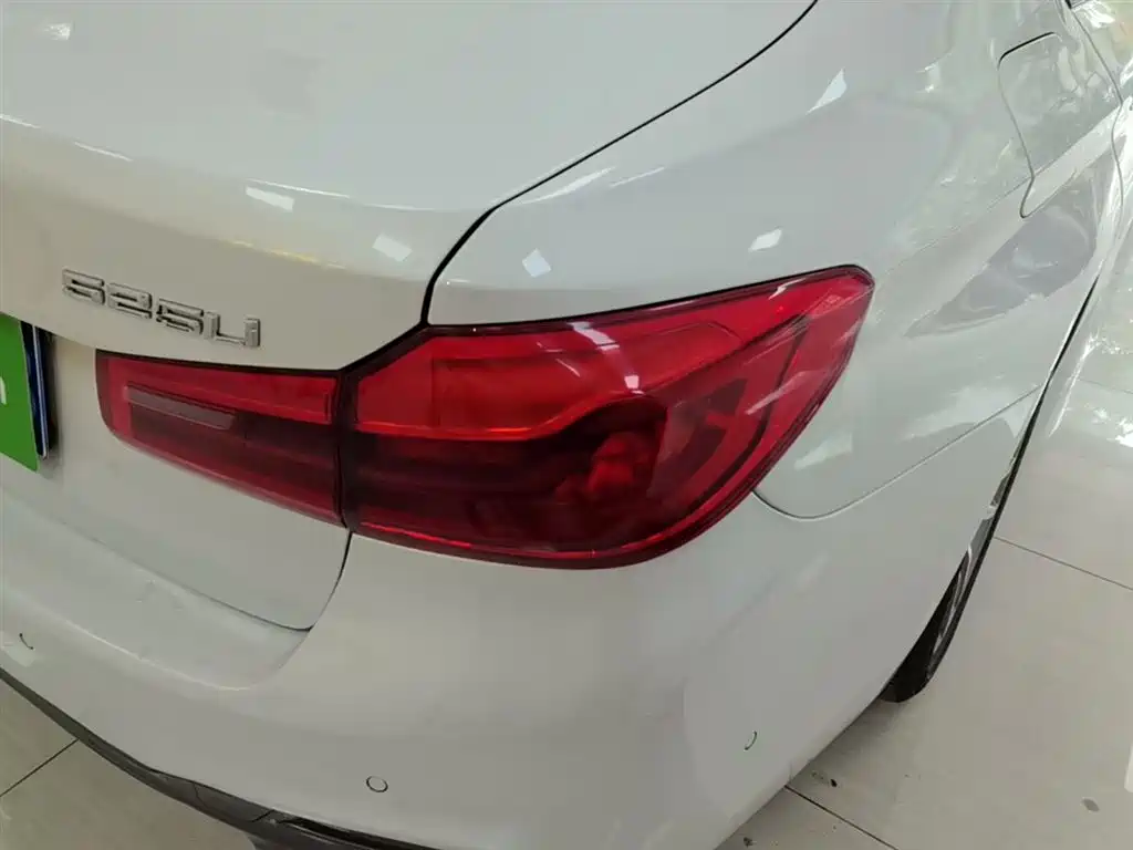 BMW 5 Series 2019 525Li M Sports Package купить на сайте DeffCars