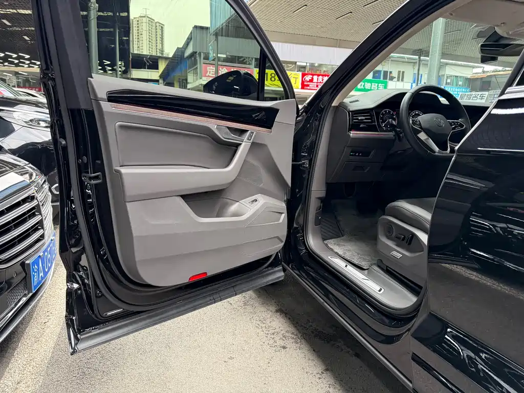 Touareg 2023 2.0TSI Ruishang Edition купить на сайте DeffCars