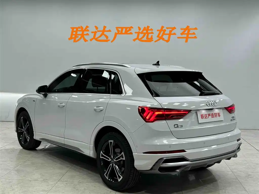 Audi Q3 2022 35 TFSI Fashionable and Dynamic купить на сайте DeffCars