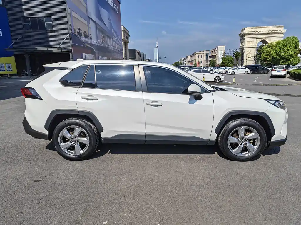 RAV4 2020 2.0L CVT four-wheel drive fashion version купить на сайте DeffCars