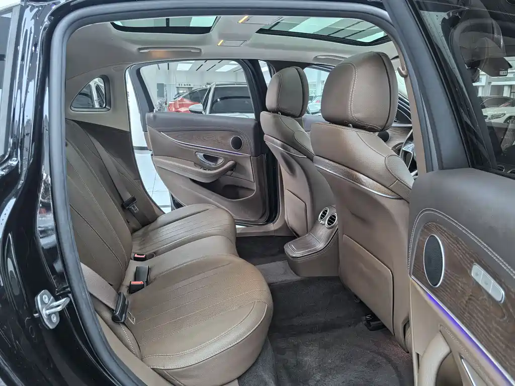 Mercedes-Benz E-Class 2023 E 300 L Fashion купить на сайте DeffCars