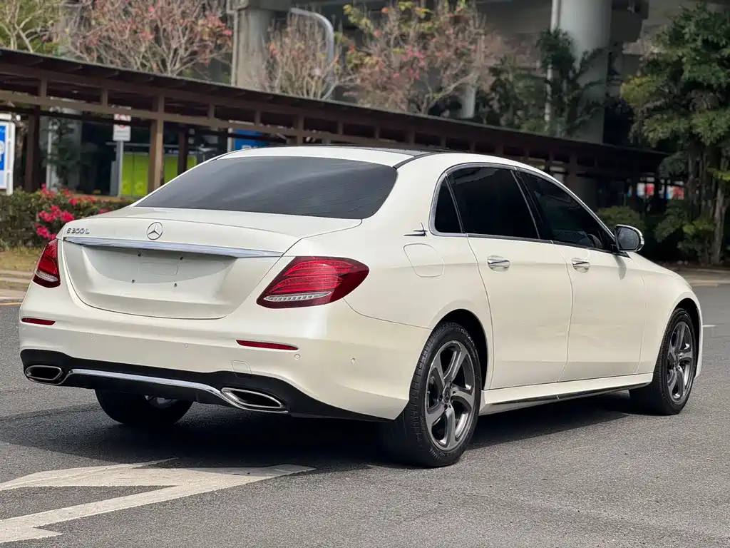 Mercedes-Benz E-Class 2017 E 300 L Sporty and Stylish купить на сайте DeffCars