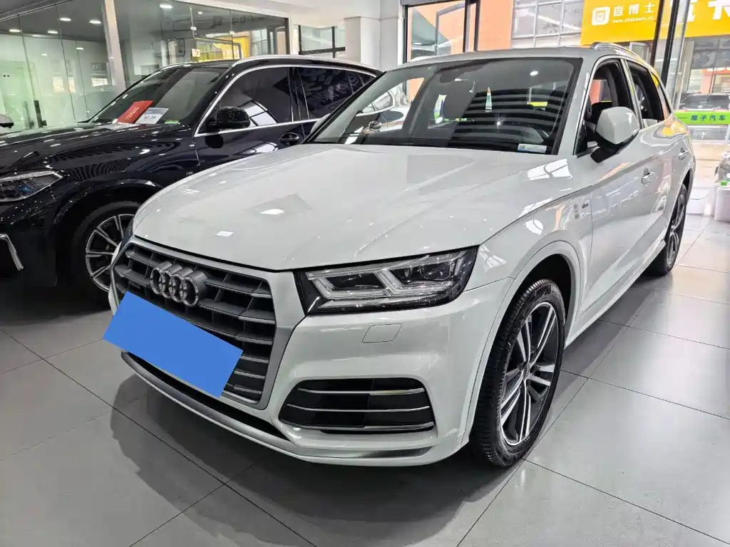 Audi Q5L 2020 40 TFSI enjoys fashionable style купить на сайте DeffCars