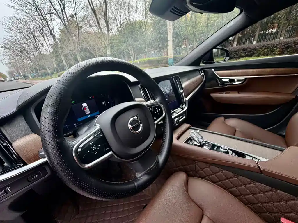 Volvo S90 2022 B5 Zhiyuan Luxury Edition купить на сайте DeffCars