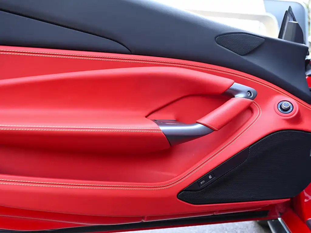 Ferrari F8 2020 Spider 3.9T V8 купить на сайте DeffCars