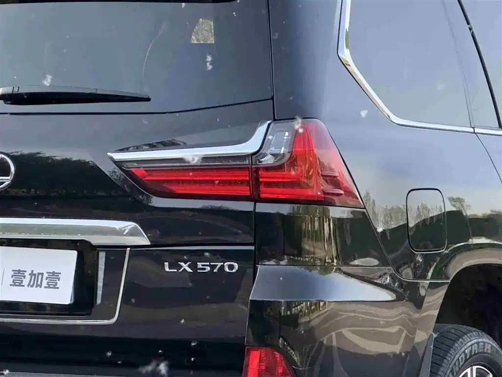Lexus LX 2017 570 Premium Luxury Edition купить на сайте DeffCars