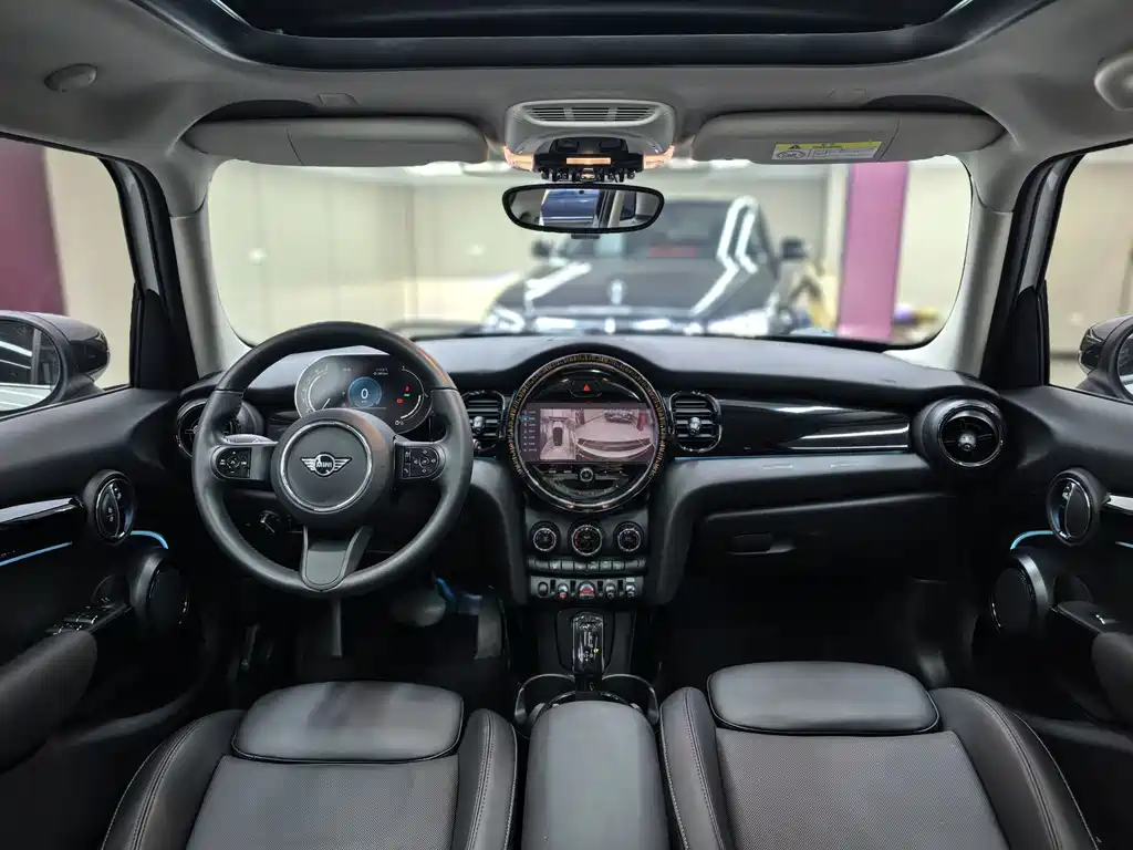 MINI 2023 facelift 1.5T COOPER Artist five-door version купить на сайте DeffCars