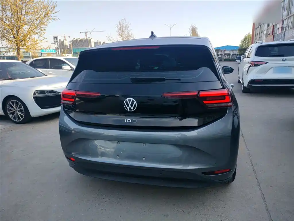 Volkswagen ID.3 2023 upgraded model pure smart version купить на сайте DeffCars
