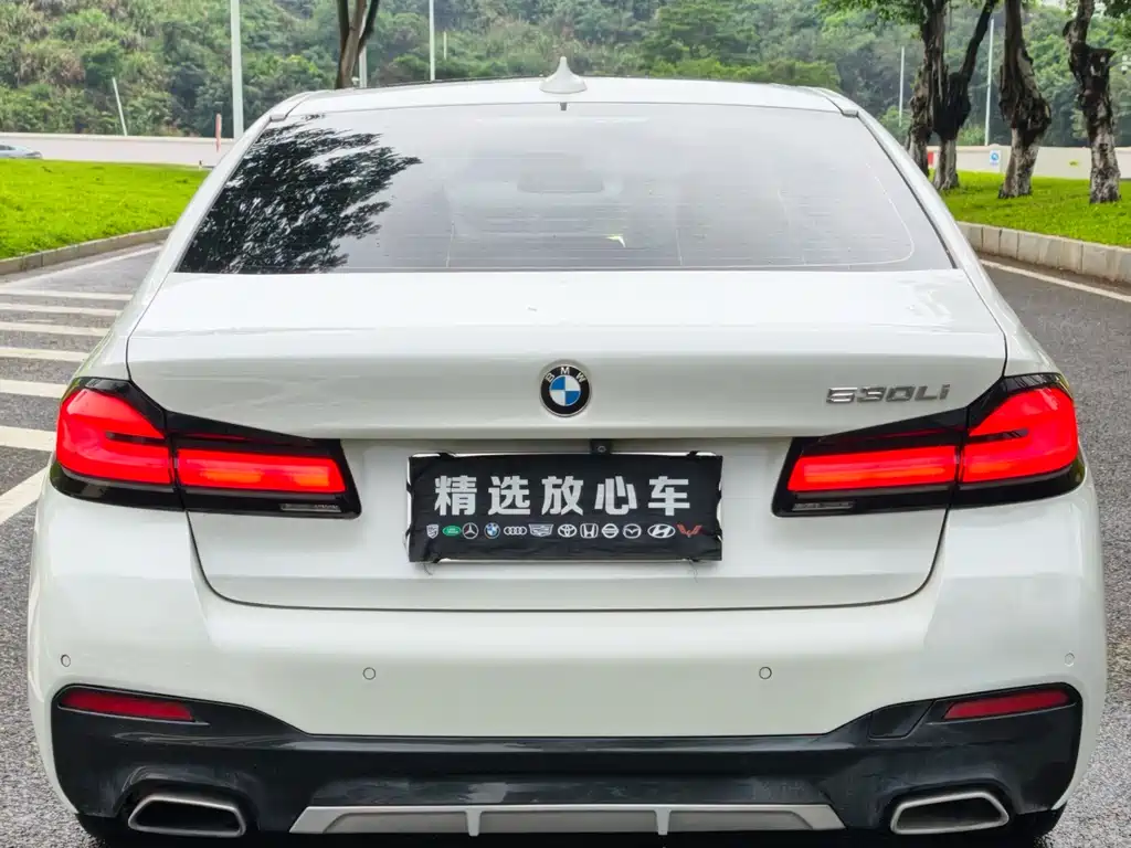 BMW 5 Series 2018 facelift 530Li leading M sports package купить на сайте DeffCars