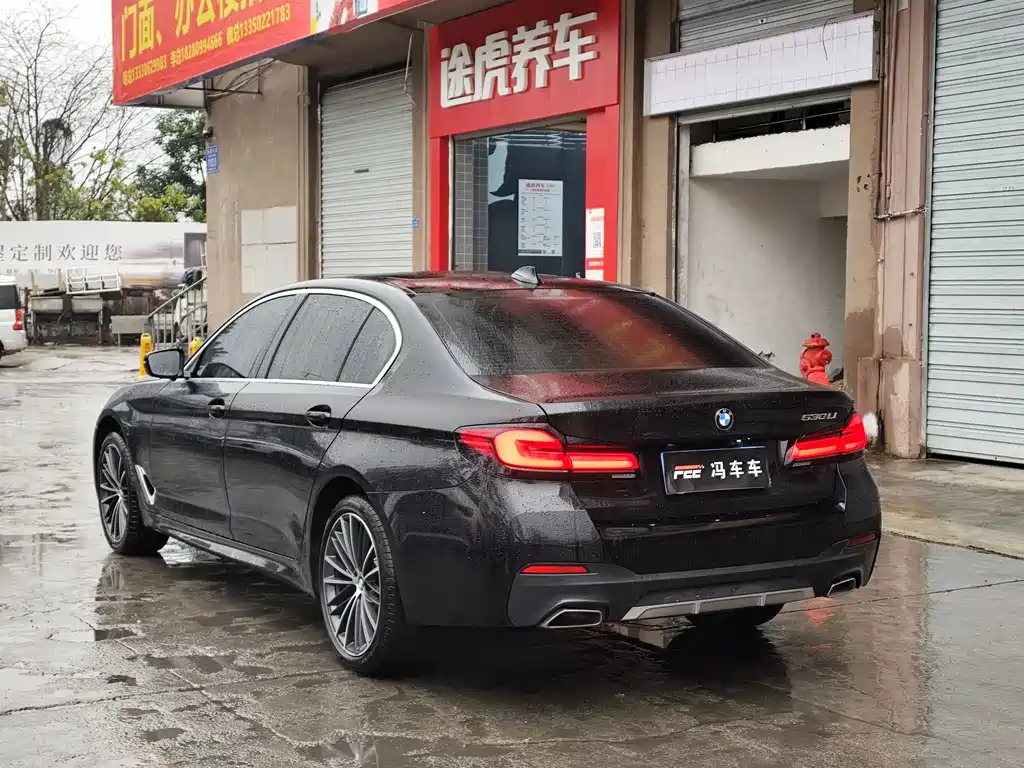 BMW 5 Series 2023 530Li Leading M Sports Package купить на сайте DeffCars