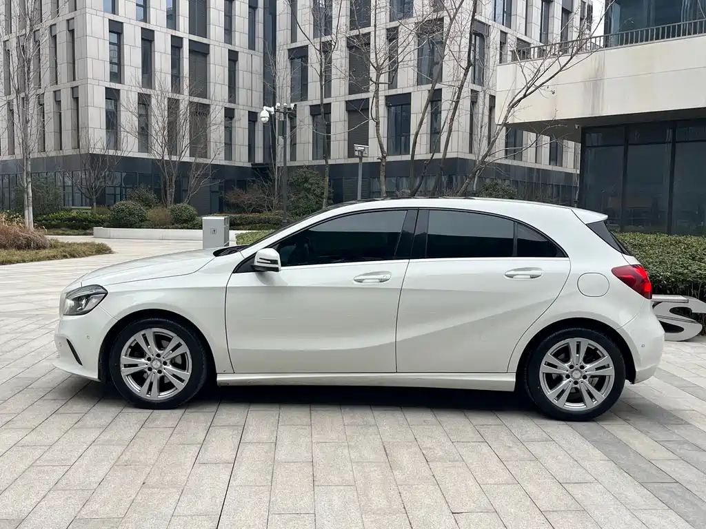 Mercedes-Benz A-Class Imported 2017 A 200 Dynamic купить на сайте DeffCars