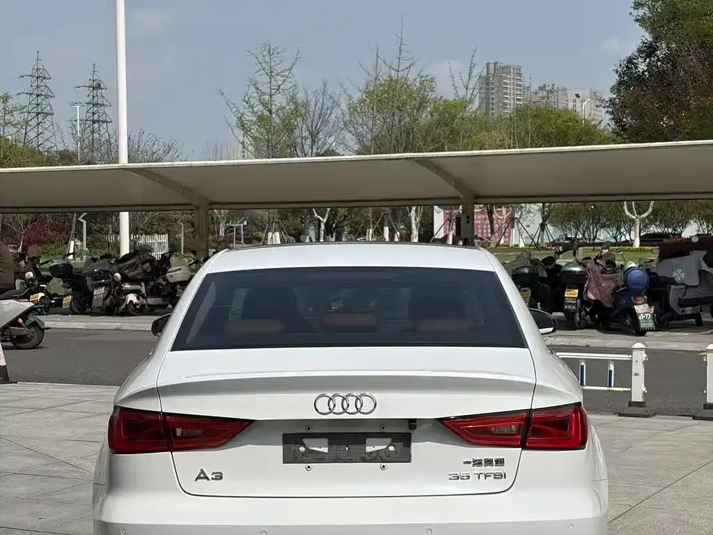 Audi A3 2016 Limousine 35 TFSI LinkedIn type купить на сайте DeffCars