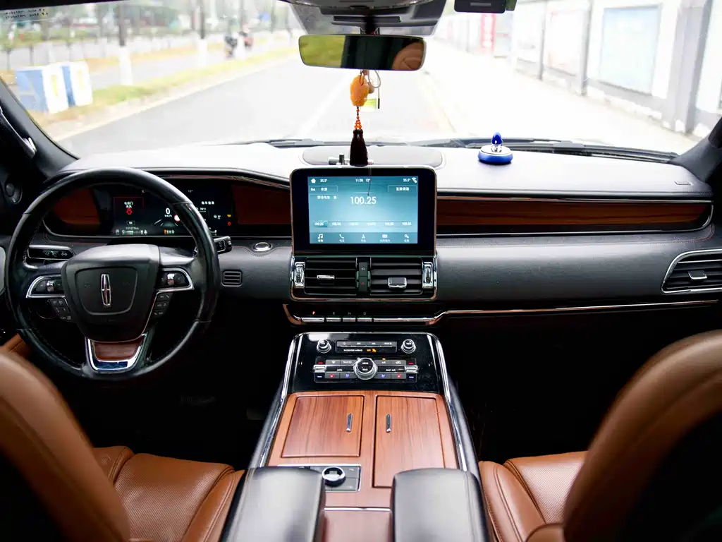 Navigator 2018 3.5T Honor Edition National V купить на сайте DeffCars