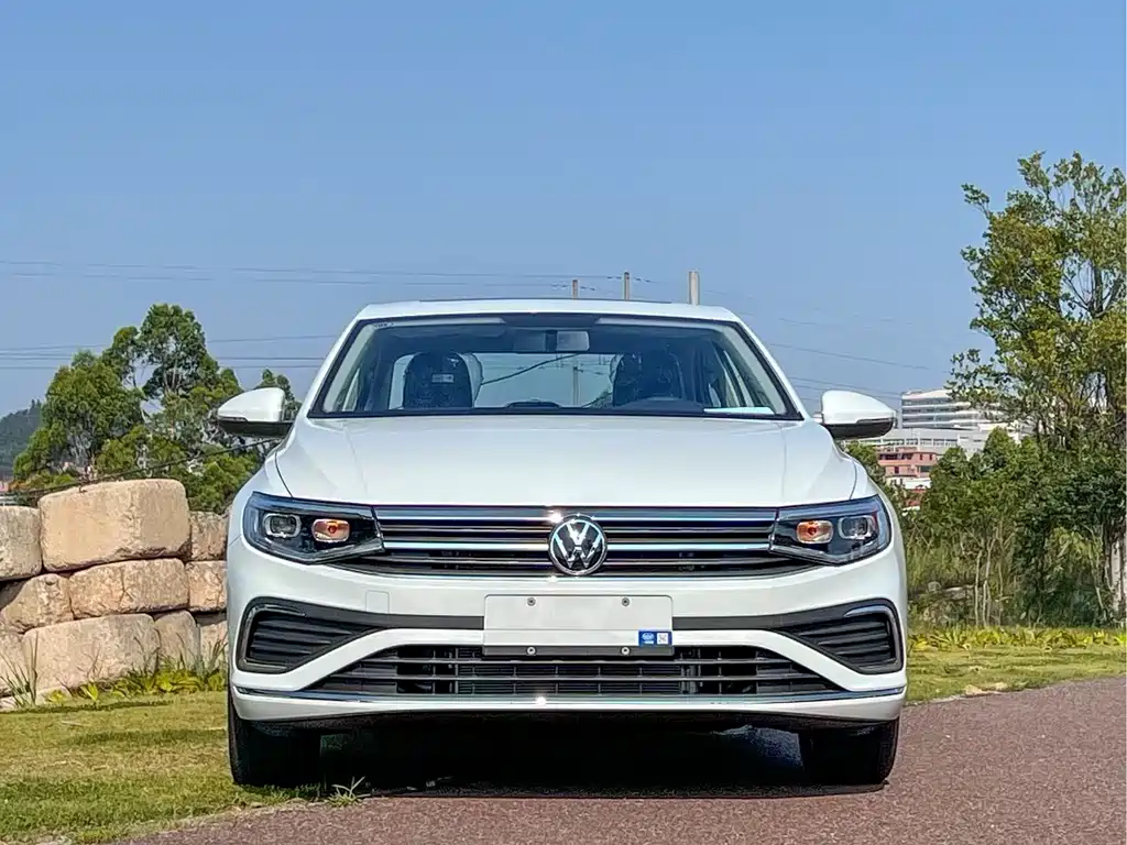 Bora 2025 200TSI DSG Yue Xing Navigation Edition купить на сайте DeffCars