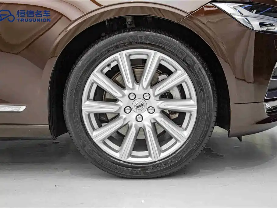 Volvo S90 2020 facelift T5 Zhiyuan Deluxe Edition купить на сайте DeffCars