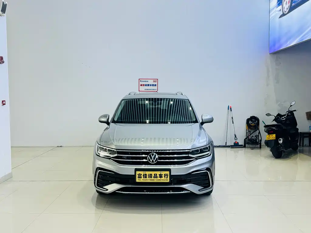 Tiguan L 2022 330TSI automatic two-wheel drive R-Line version купить на сайте DeffCars