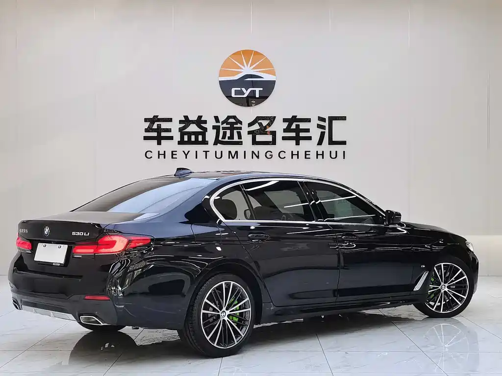 BMW 5 Series 2022 530Li Leading M Sports Package купить на сайте DeffCars