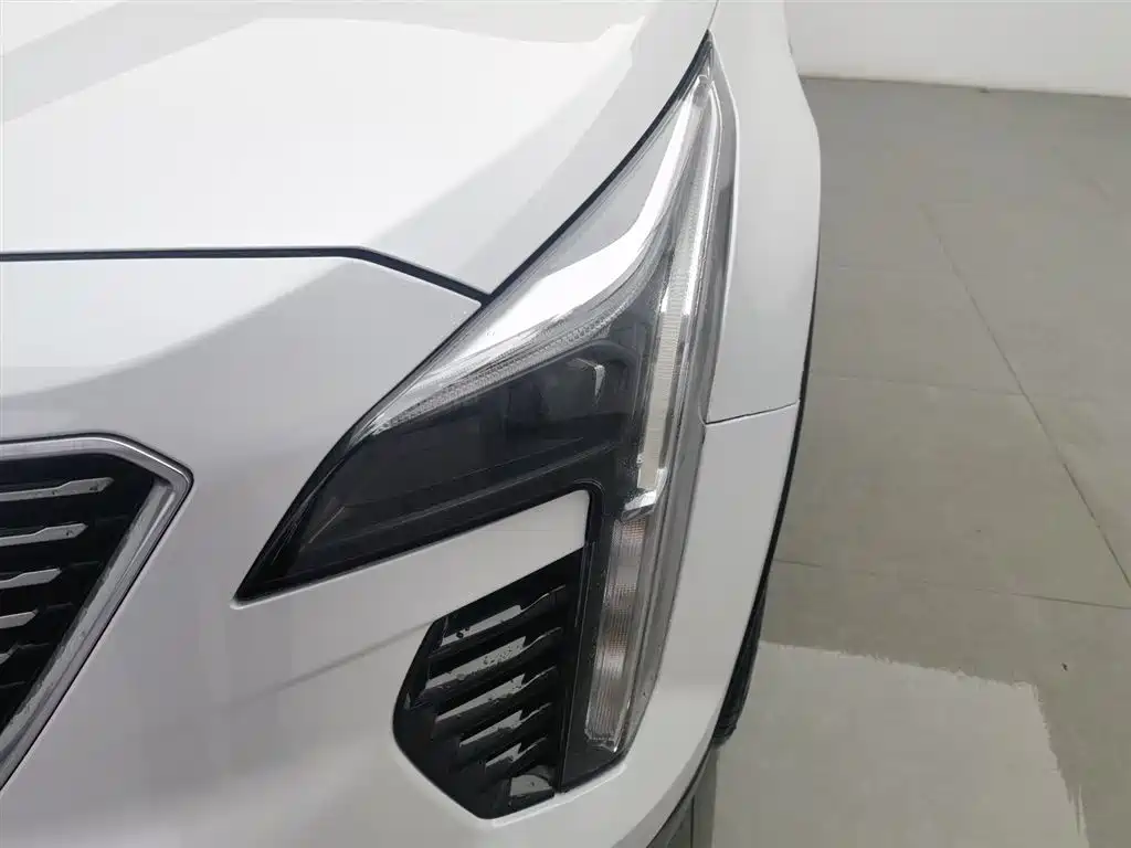 Cadillac XT4 2021 28T two-wheel drive technology купить на сайте DeffCars