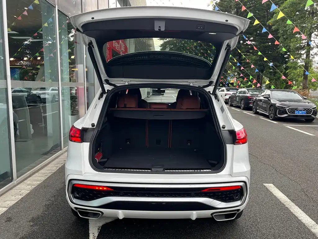 Audi Q5L 2026 2.0T Exclusive Edition for Ten Million Users купить на сайте DeffCars