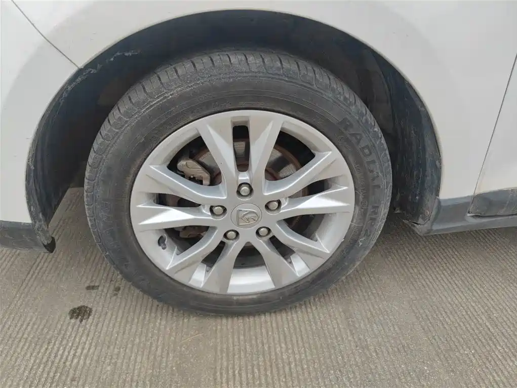 Baojun 730 2016 1.5L manual comfort type 7 seats National V купить на сайте DeffCars