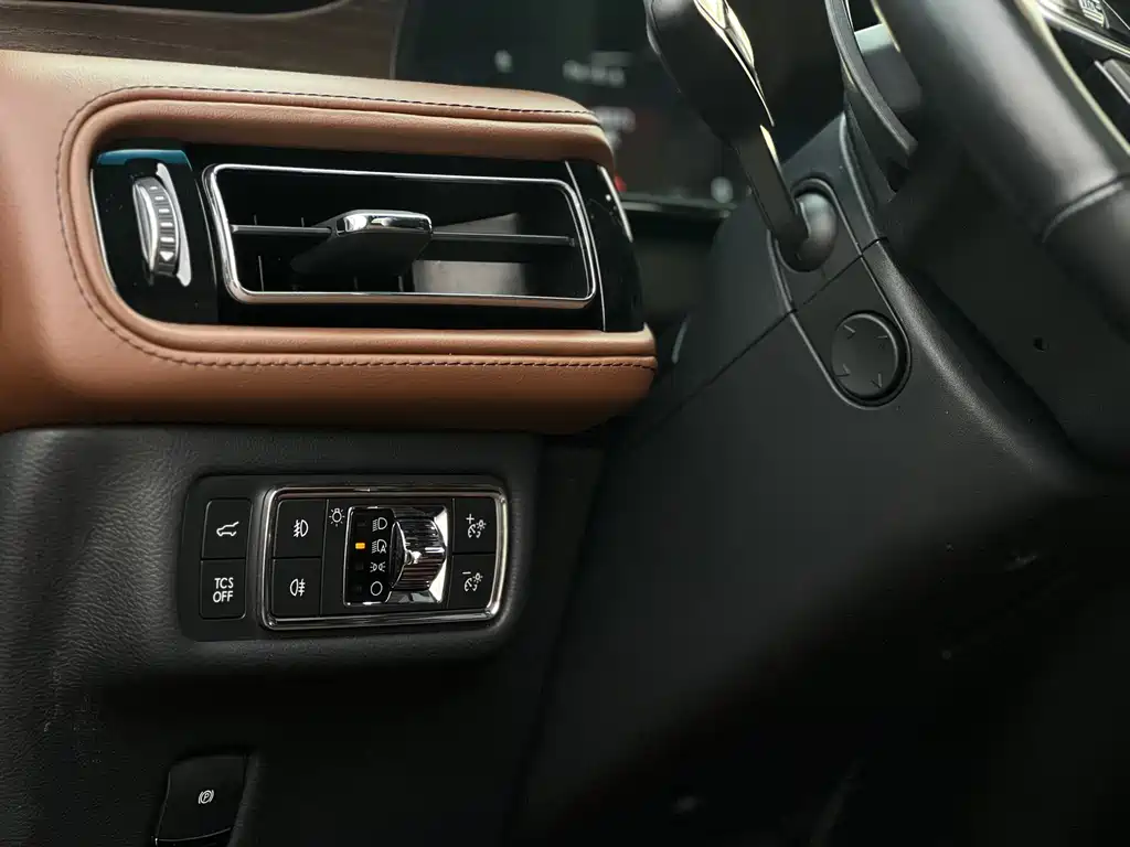 Voyager imported 2020 2.7T four-wheel drive premium version купить на сайте DeffCars