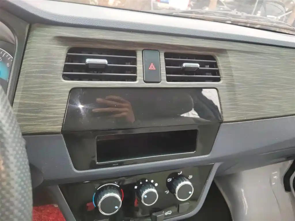 Hiace X30 2023 1.5L super luxury bus 5/6/7 seats non-air conditioning version SWC15M купить на сайте DeffCars