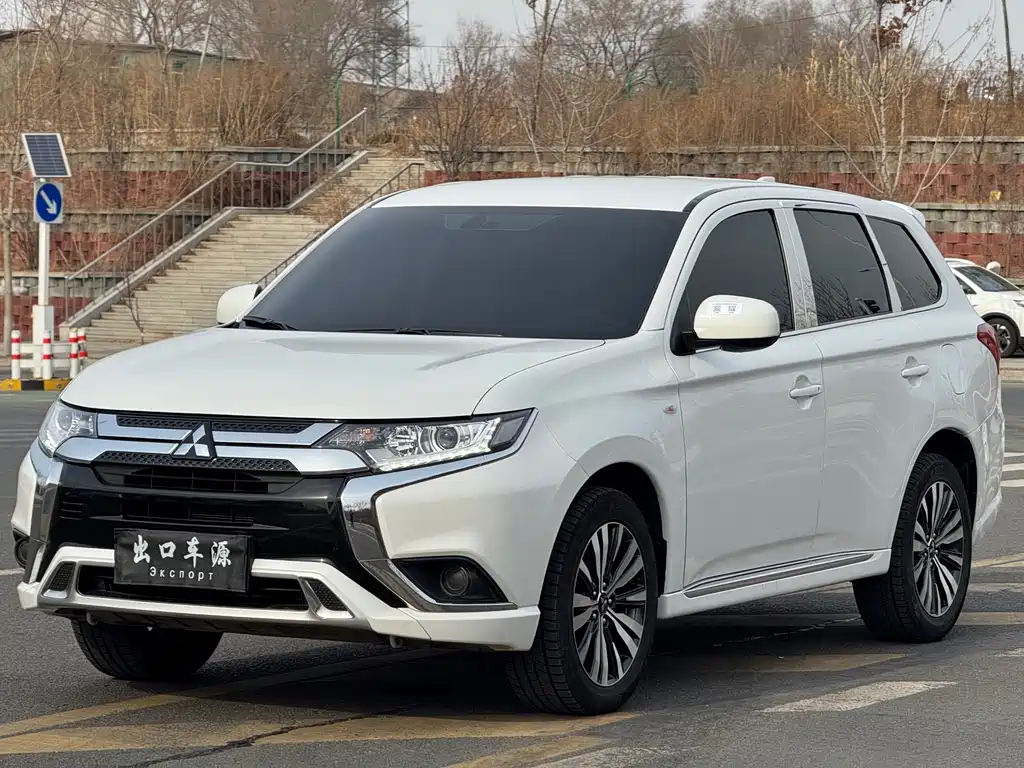Outlander 2021 facelift 2.0L 2WD Enjoy Edition 5 seats купить на сайте DeffCars