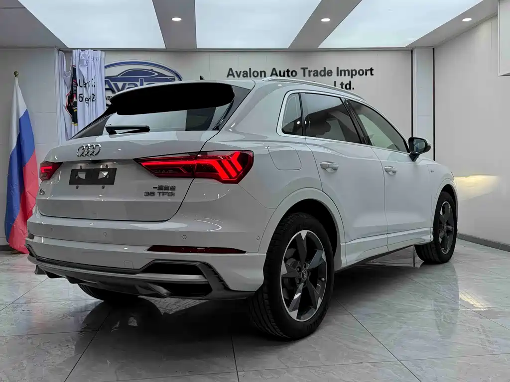 Audi Q3 2022 35 TFSI Fashionable and Dynamic купить на сайте DeffCars