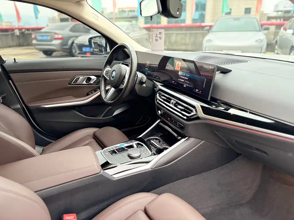 BMW i3 2022 eDrive 35 L купить на сайте DeffCars