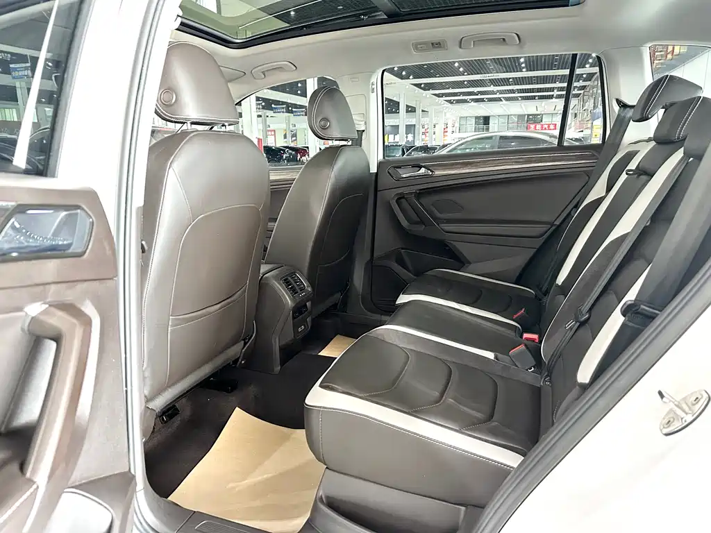 Tiguan L 2018 330TSI automatic two-wheel drive luxury version купить на сайте DeffCars