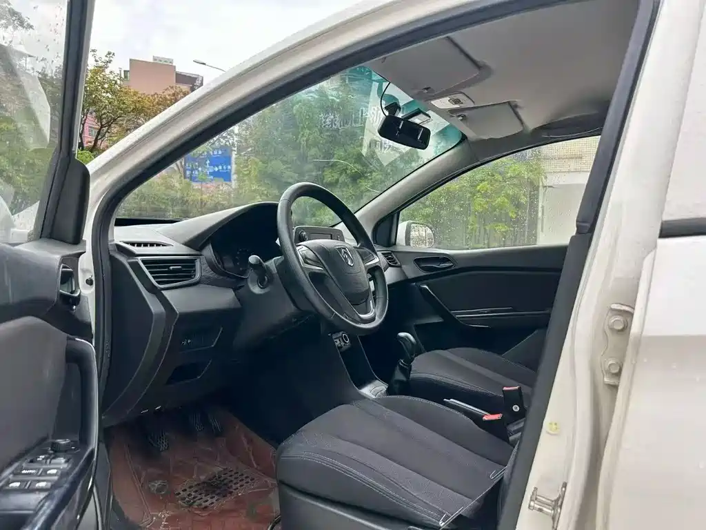 Baojun 310 2016 1.2L manual comfort type купить на сайте DeffCars