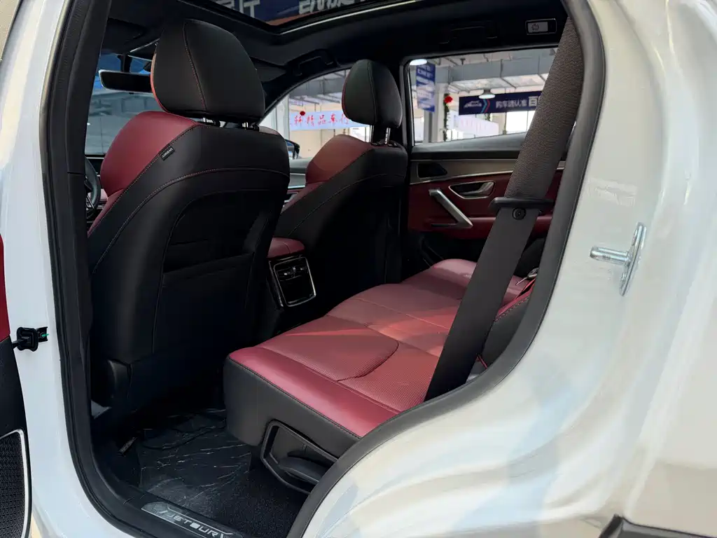 Jietu X70 PLUS 2021 facelift 1.5T DCT Mountain PRO 7 seats купить на сайте DeffCars