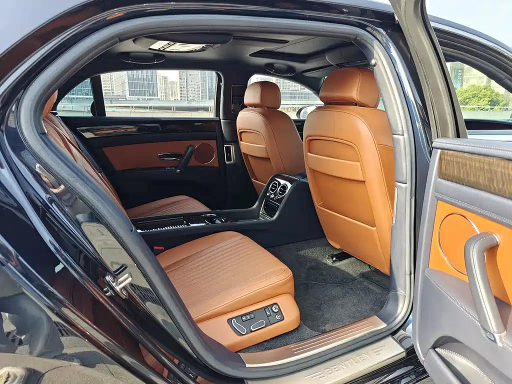 Flying Spur 2017 4.0T V8 Standard Edition купить на сайте DeffCars