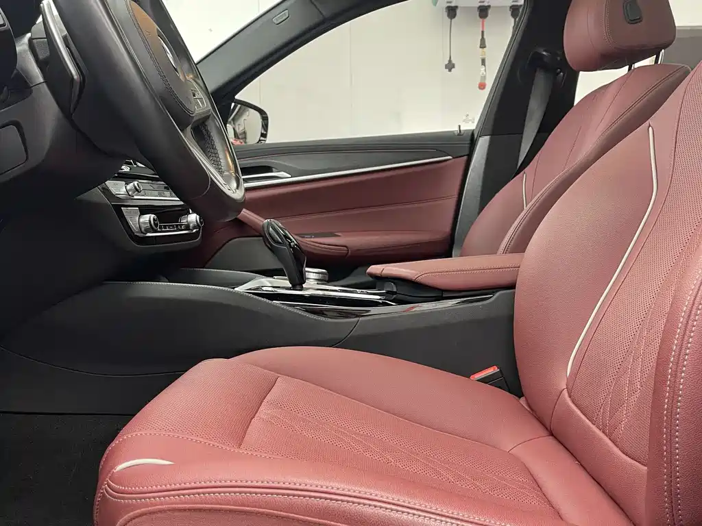 BMW 5 Series 2023 530Li xDrive M Sports Package купить на сайте DeffCars