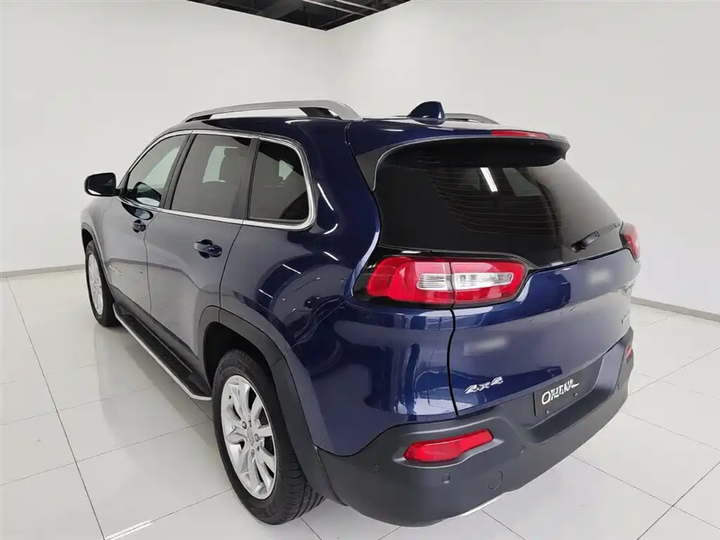 Liberty Light 2016 2.4L Superior Edition купить на сайте DeffCars