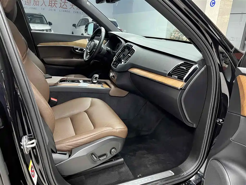 Volvo XC90 2022 B6 Zhiyi Luxury Edition 7 seats купить на сайте DeffCars