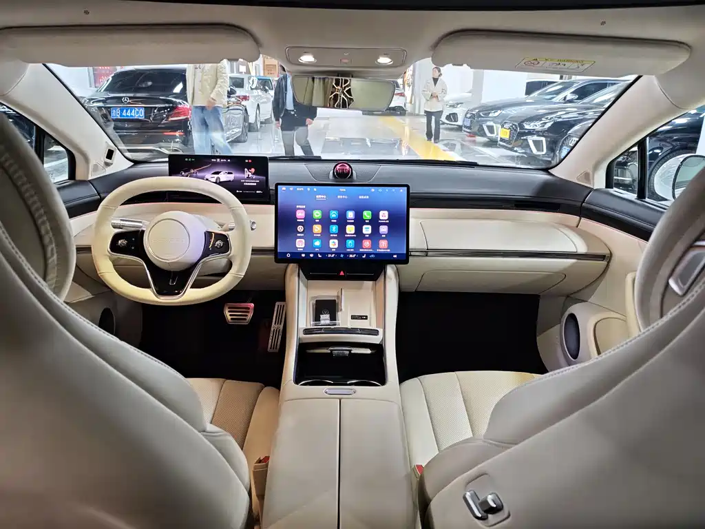 Zhijie S7 2025 model 705km Max купить на сайте DeffCars