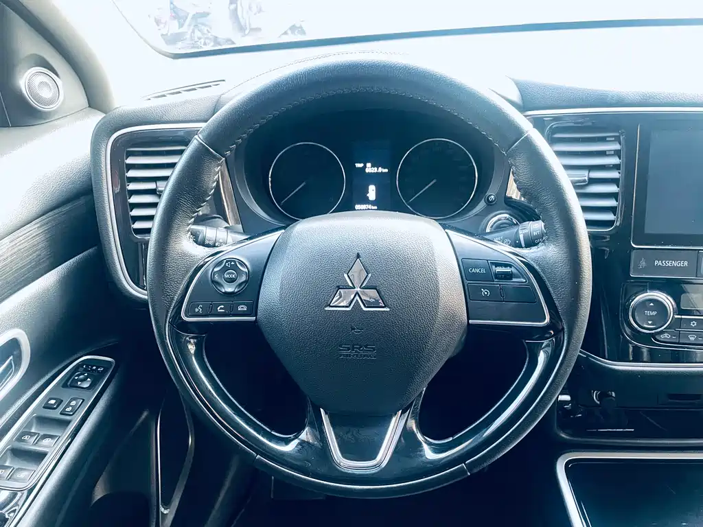 Outlander 2019 2.0L 2WD Enjoy Edition 7 seats National V купить на сайте DeffCars