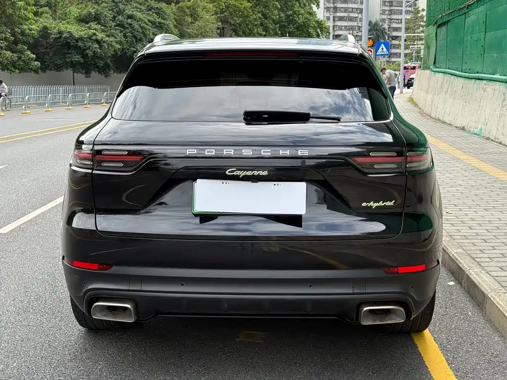 Cayenne New Energy 2019 Cayenne E-Hybrid 2.0T купить на сайте DeffCars