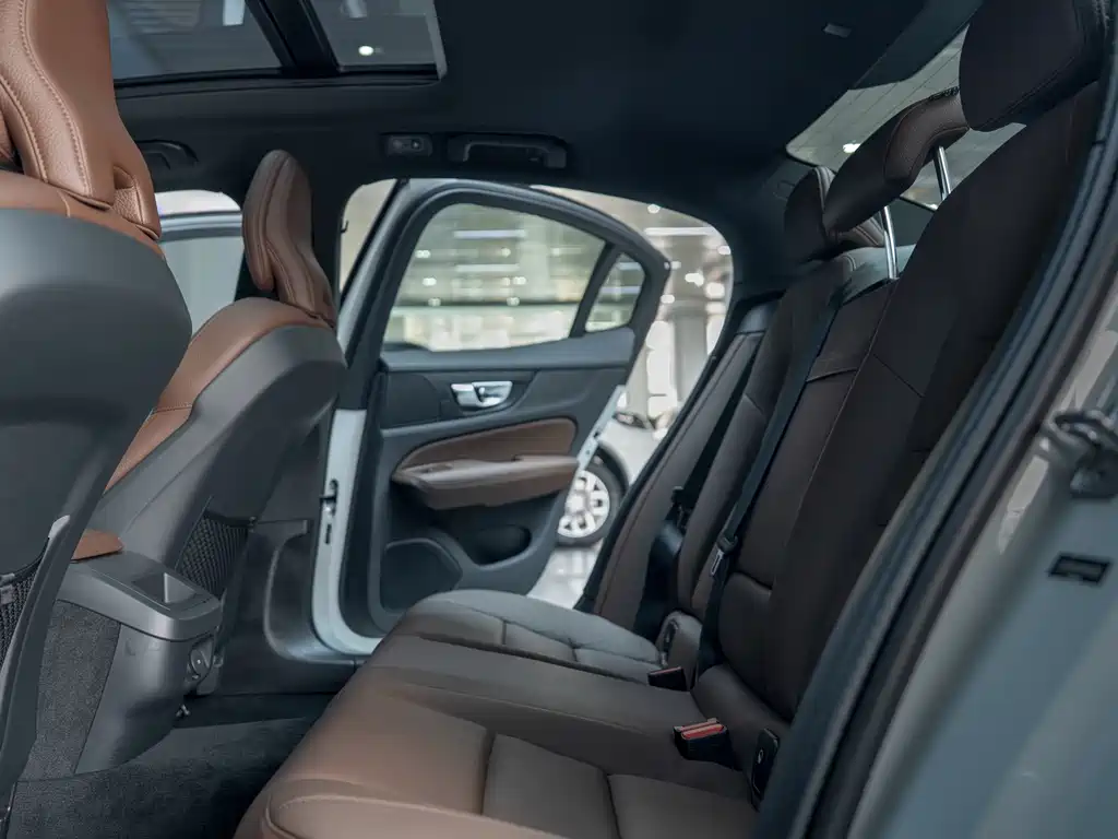 Volvo S60 2022 B4 Zhiyi Luxury Edition купить на сайте DeffCars