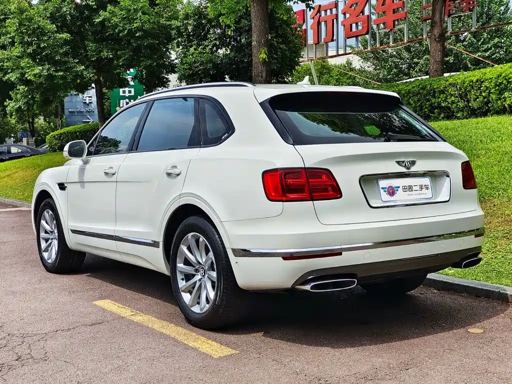 Bentayga 2017 6.0T Standard Edition купить на сайте DeffCars