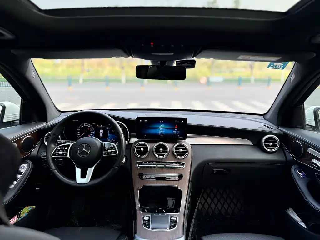 Mercedes-Benz GLC 2020 facelift GLC 260 L 4MATIC luxury model купить на сайте DeffCars
