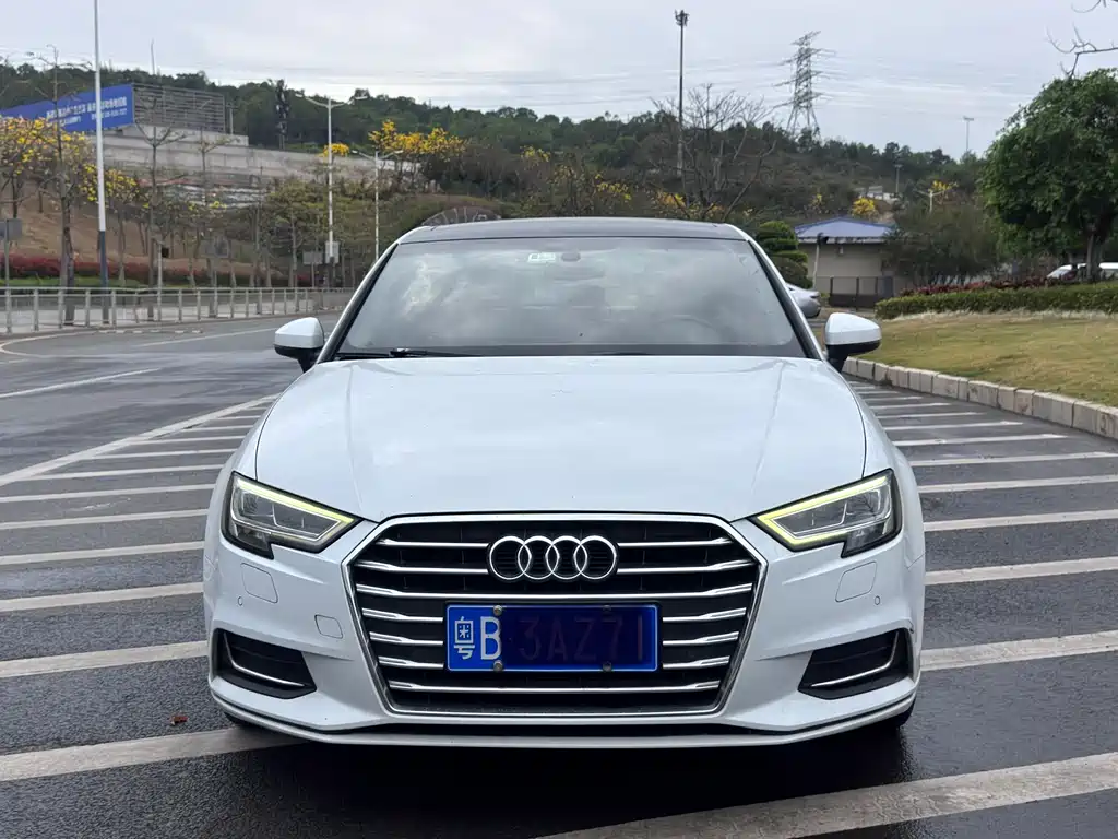 Audi A3 2019 Limousine 35 TFSI Fashion Type National V купить на сайте DeffCars