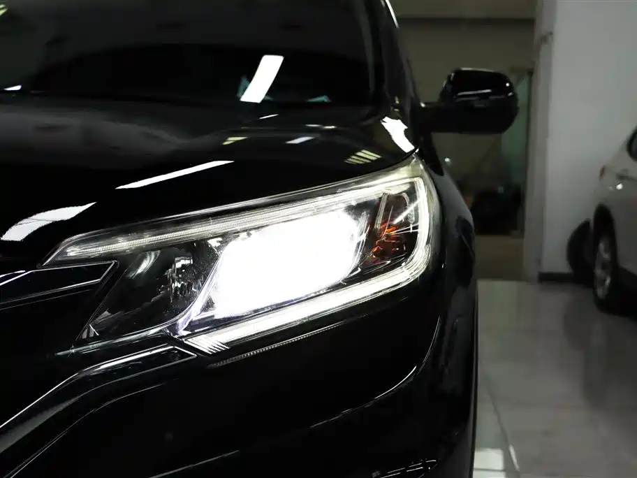 Honda CR-V 2015 2.4L two-wheel drive luxury version купить на сайте DeffCars