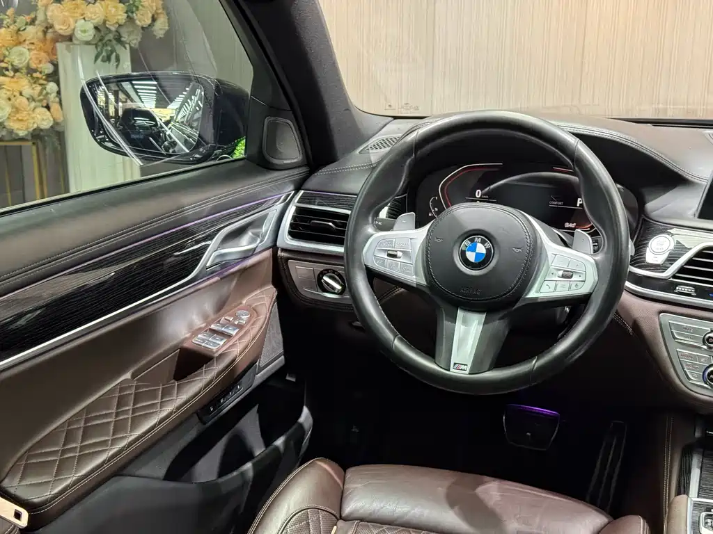BMW 7 Series 2021 740Li Leading M Sports Package купить на сайте DeffCars