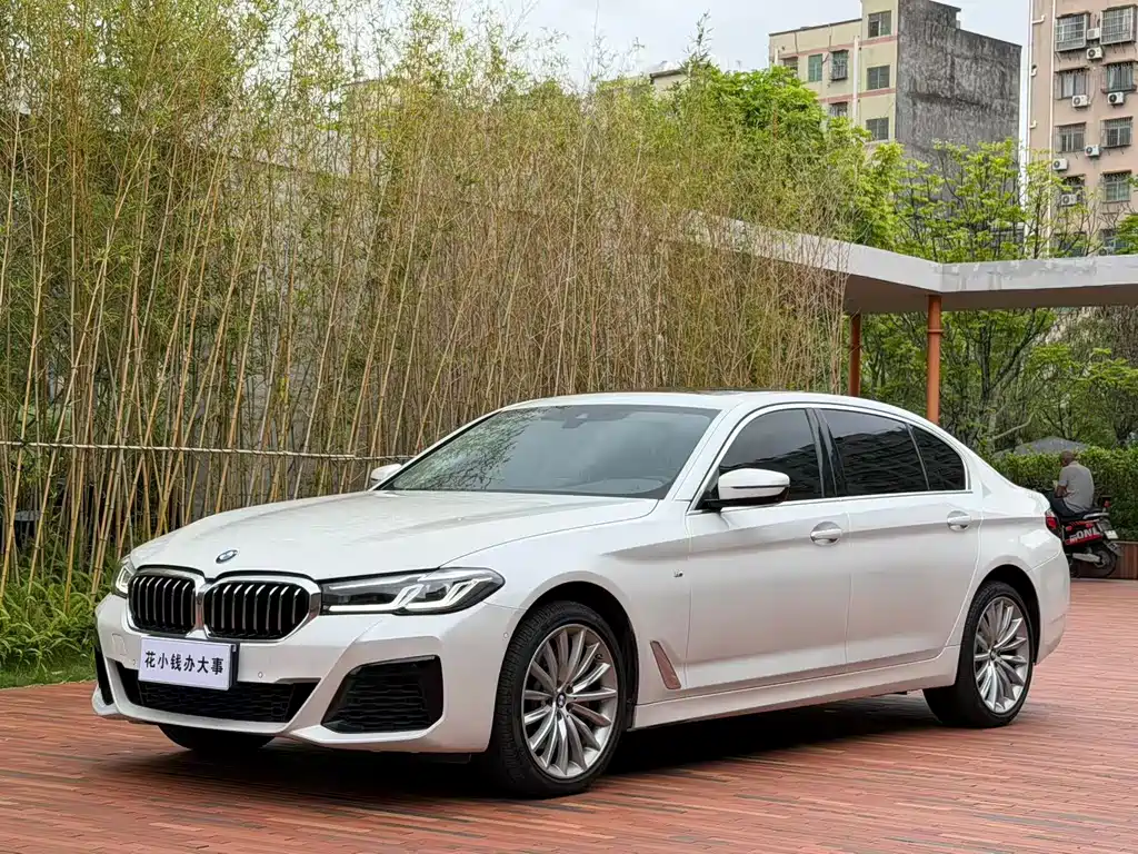 BMW 5 Series 2022 Facelift 530Li Exclusive Luxury Package купить на сайте DeffCars