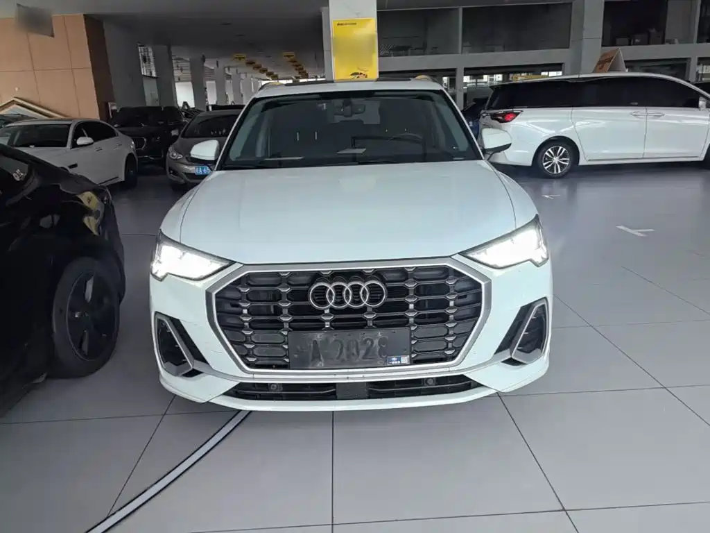 Audi Q3 2021 35 TFSI aggressive and dynamic купить на сайте DeffCars