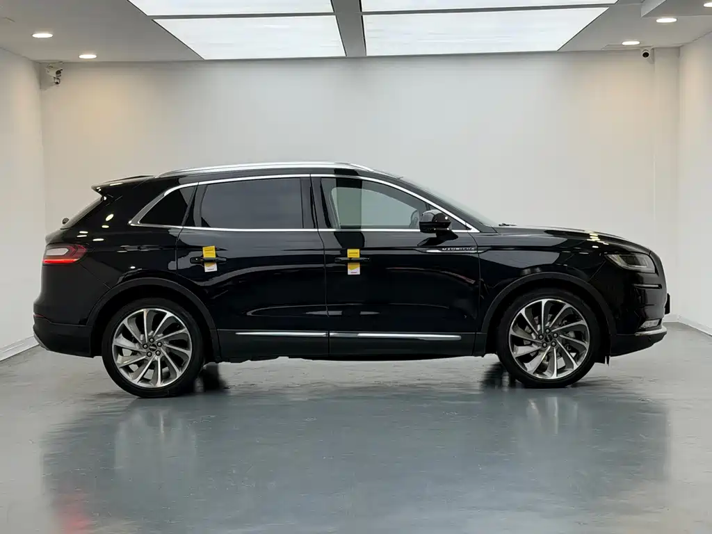 Voyager 2021 2.7T 4WD Presidential Edition купить на сайте DeffCars