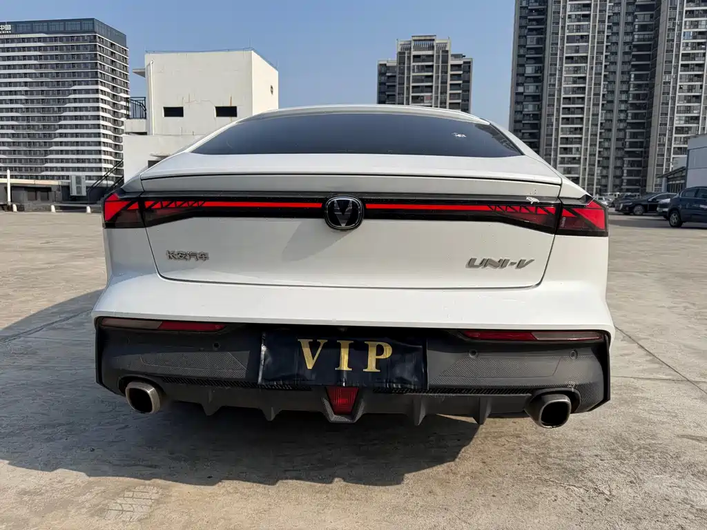 Changan UNI-V 2022 1.5T premium model купить на сайте DeffCars